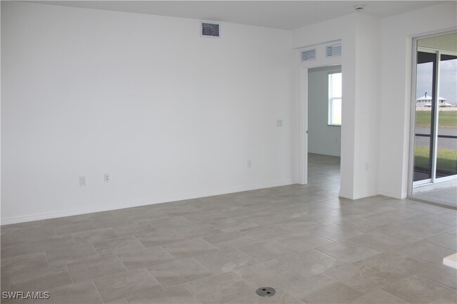 Building Photo - 5661 Melbourne Ct