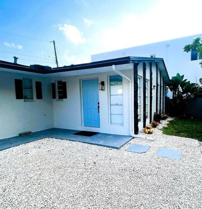 Building Photo - 47 SE 13th St