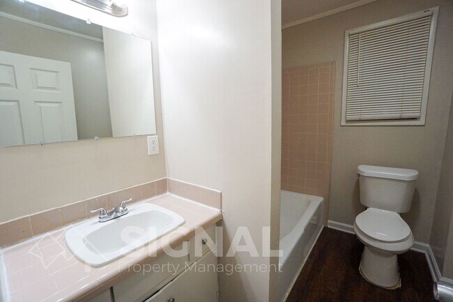 Building Photo - 1194 Birmingham St