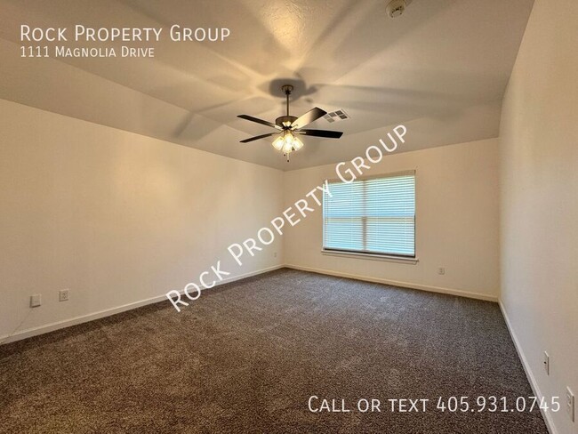 Building Photo - 1111 Magnolia Dr