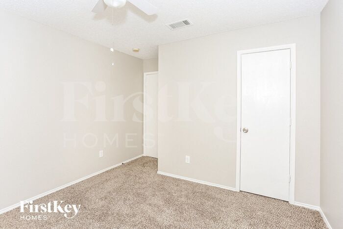 Building Photo - 621 Spillway Dr