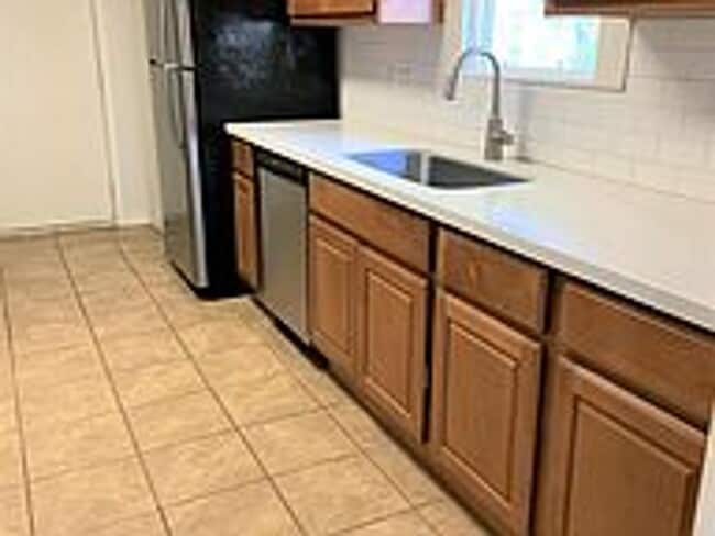 Building Photo - Available for May Move in!  Cute 2 bedroom 2 bathroom house near Downtown Bryan