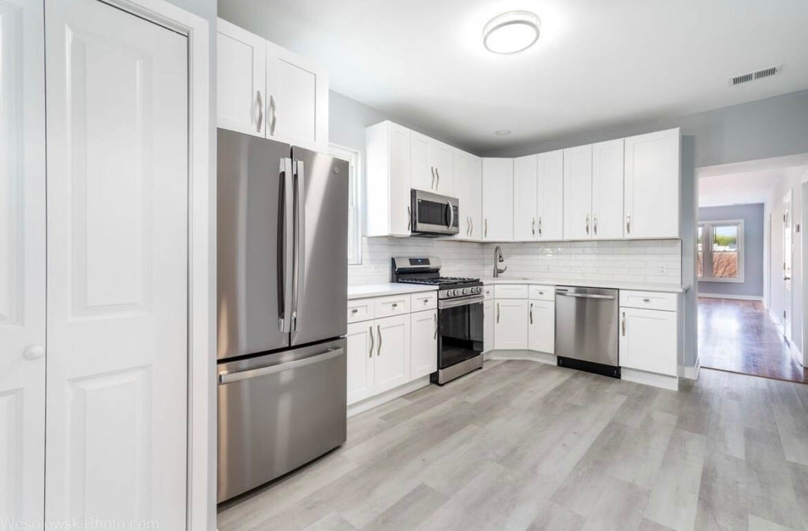 Building Photo - 4816 N Kilpatrick Ave