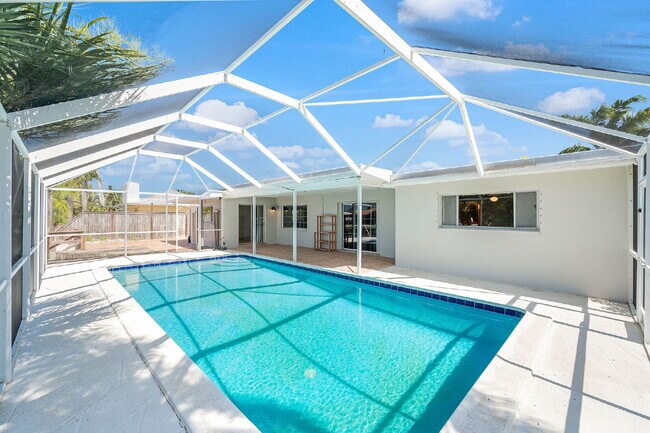 Building Photo - Direct Canal Front Home
