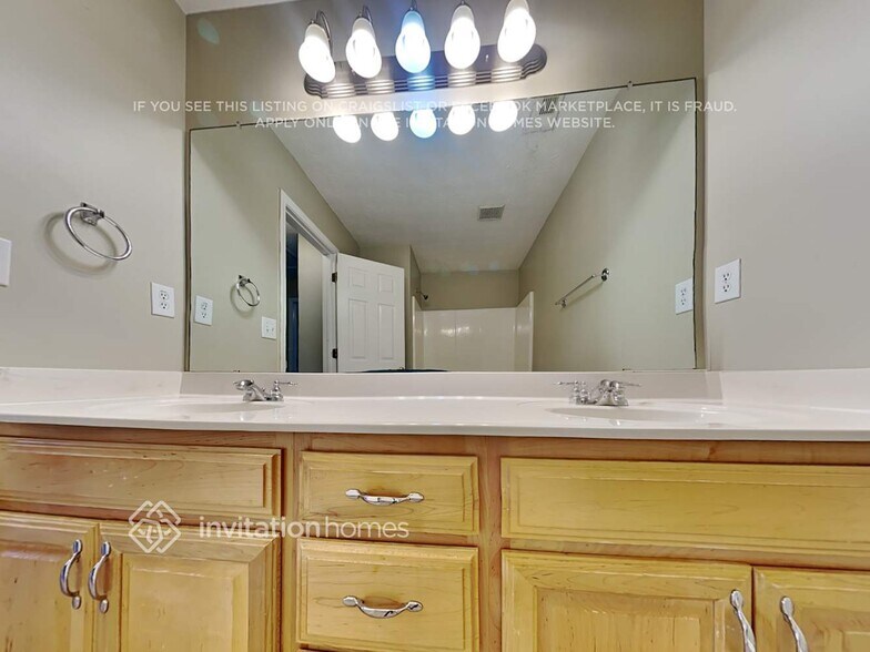 Building Photo - 312 Sunderland Way
