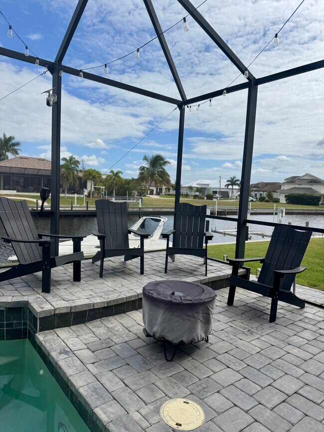 Building Photo - 1410 Vía Milanese