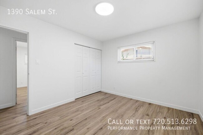 Building Photo - 1390 Salem St