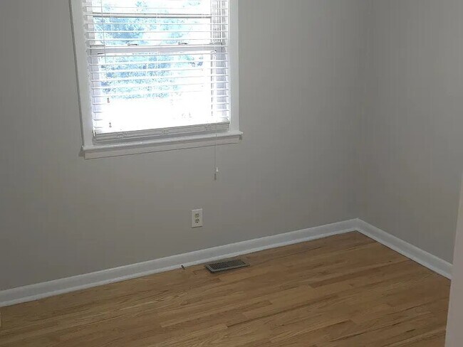 Building Photo - 840 Durwood Dr