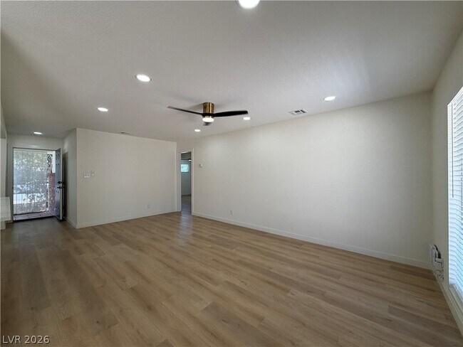 Building Photo - 1317 Pyramid Dr