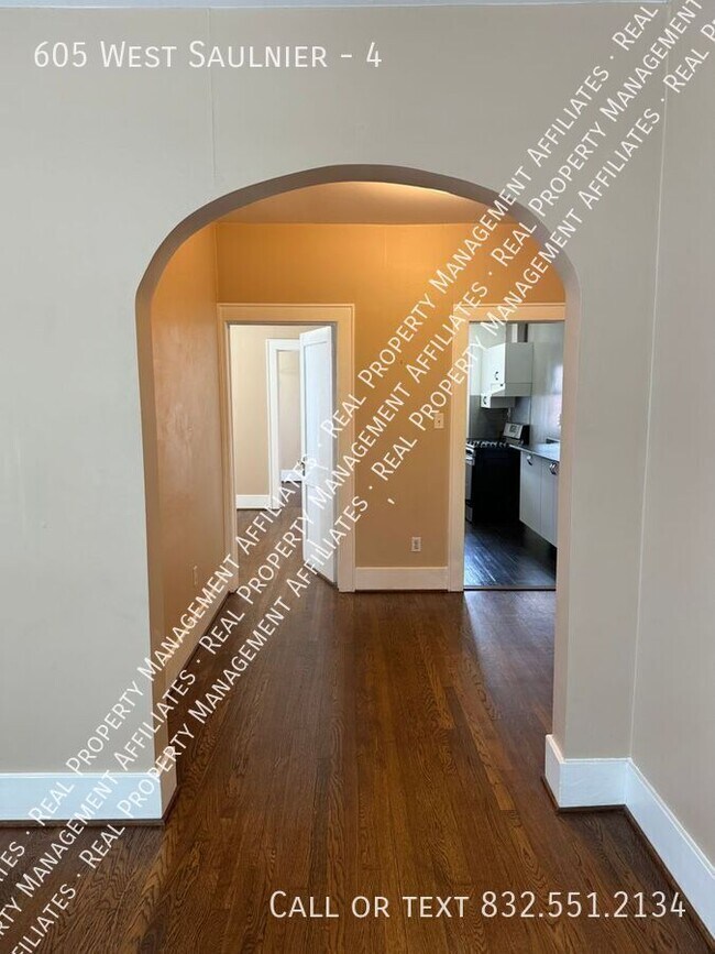 Building Photo - 605 West Saulnier-4