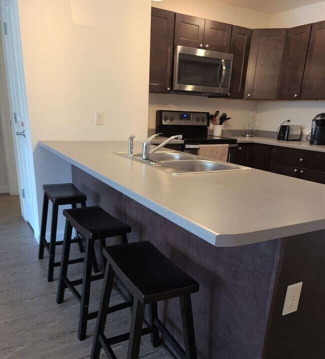 Building Photo - PET FREE Spacious 1 Bedroom Apartment