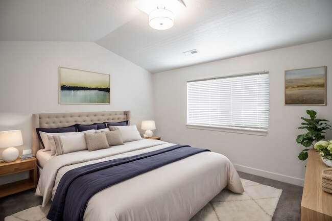 Building Photo - Beautiful 4 Bedroom Townhome in Saratoga Springs!