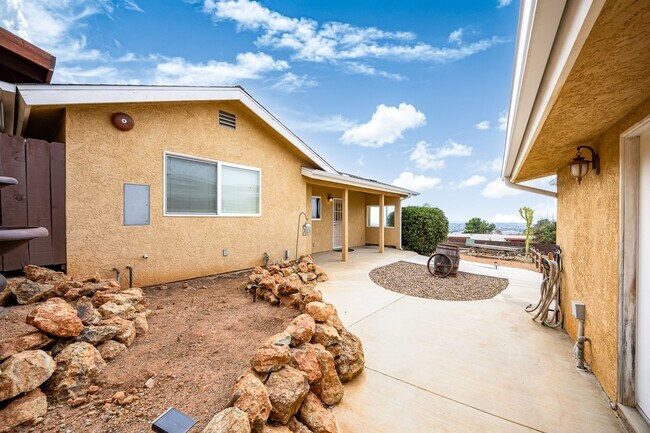 Building Photo - 9497 Montemar Dr