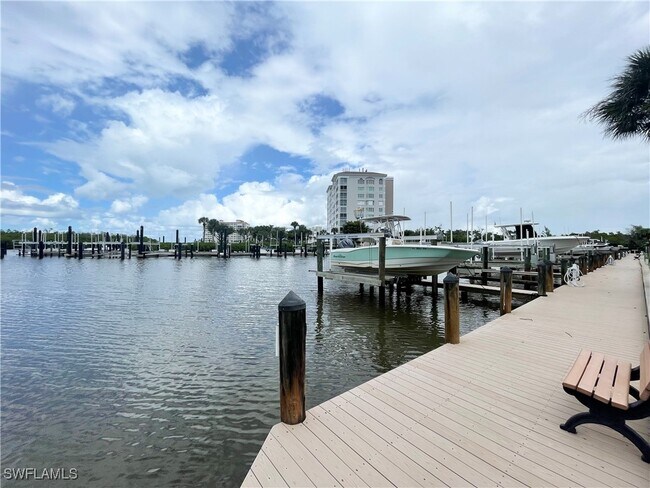 Building Photo - 12945 Vanderbilt Dr