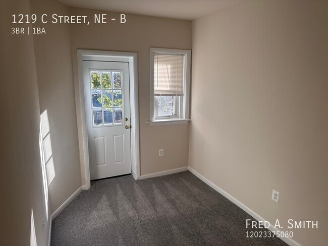 Building Photo - 1219 C St NE