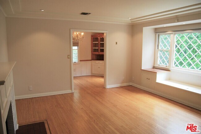 Building Photo - 4653 Farmdale Ave