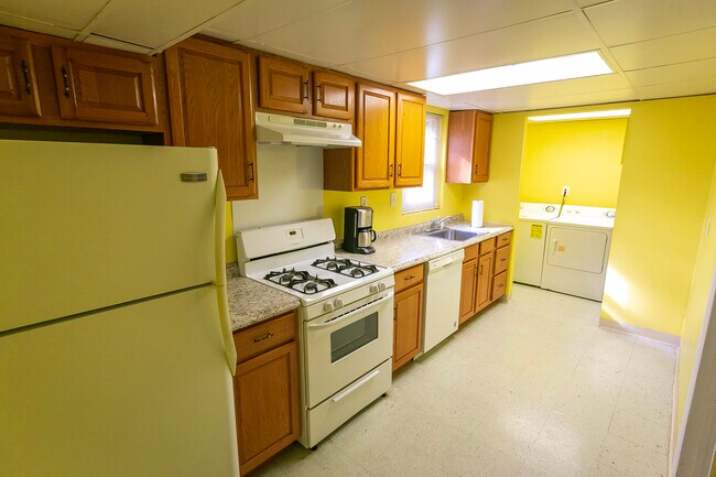 Building Photo - 5501 Auth Rd