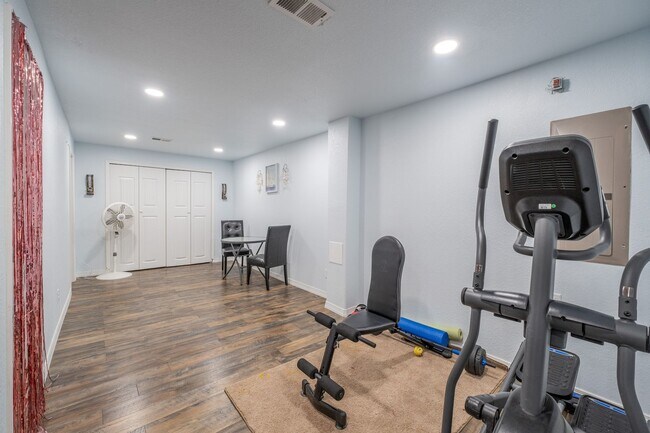 Building Photo - Gorgeous 3-Bed, 3-Bath Home in Ketcher Farm- Theater Room & Fenced Yard!
