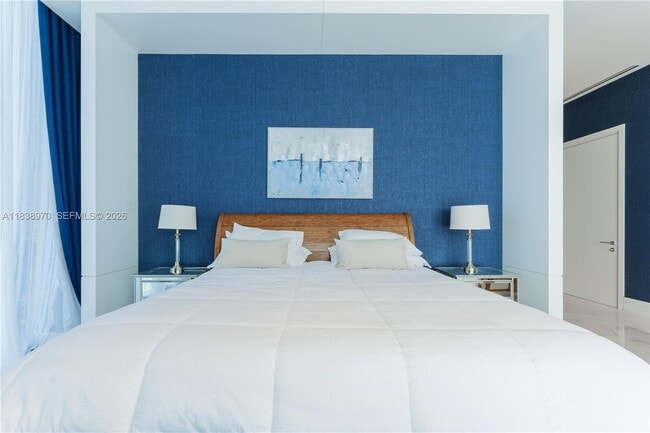 Building Photo - 17141 Collins Ave