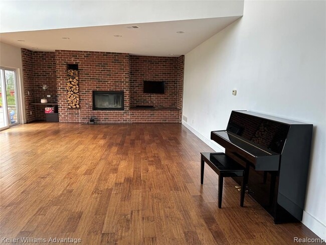 Building Photo - 4066 Fieldview Ave