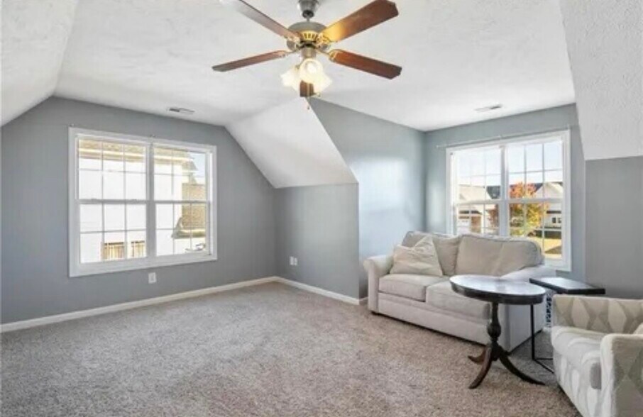 Building Photo - 6010 Pink Dr