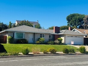 Building Photo - Charming 3-Bedroom Retreat