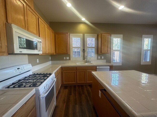 Building Photo - 9456 Vintner Cir