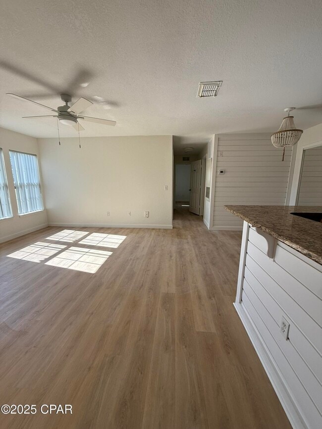 Building Photo - 1001 Lighthouse Rd