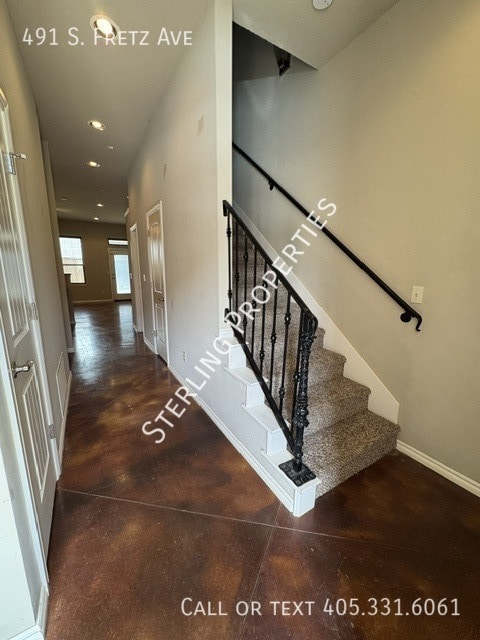 Building Photo - 491 S Fretz Ave