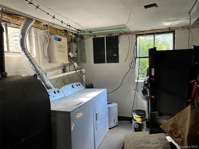 Building Photo - 102 Overocker Rd