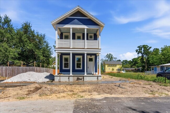 Building Photo - 516 SW 7th Pl