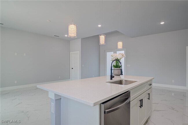 Building Photo - 3121 71st St W