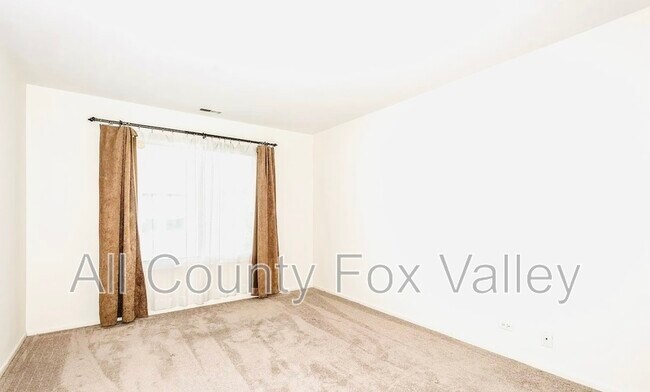 Building Photo - 324 Grissom Ct