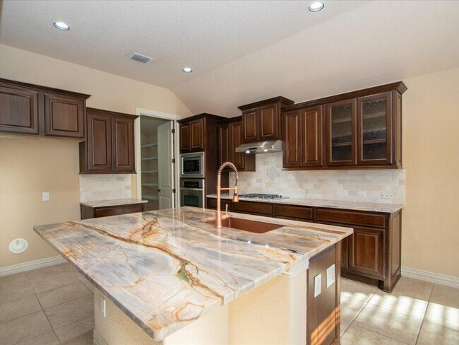 Building Photo - 26618 Camden Chase