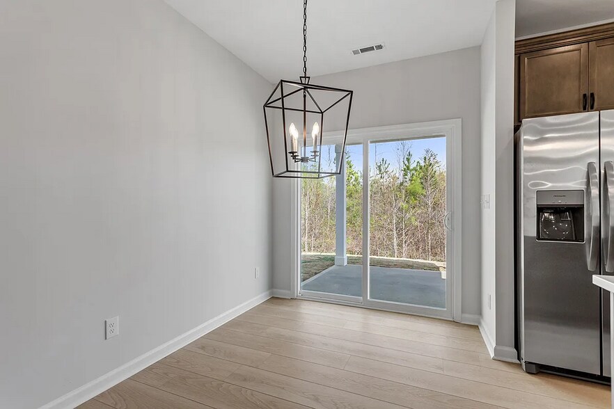 Building Photo - 209 Meadowbark Bnd