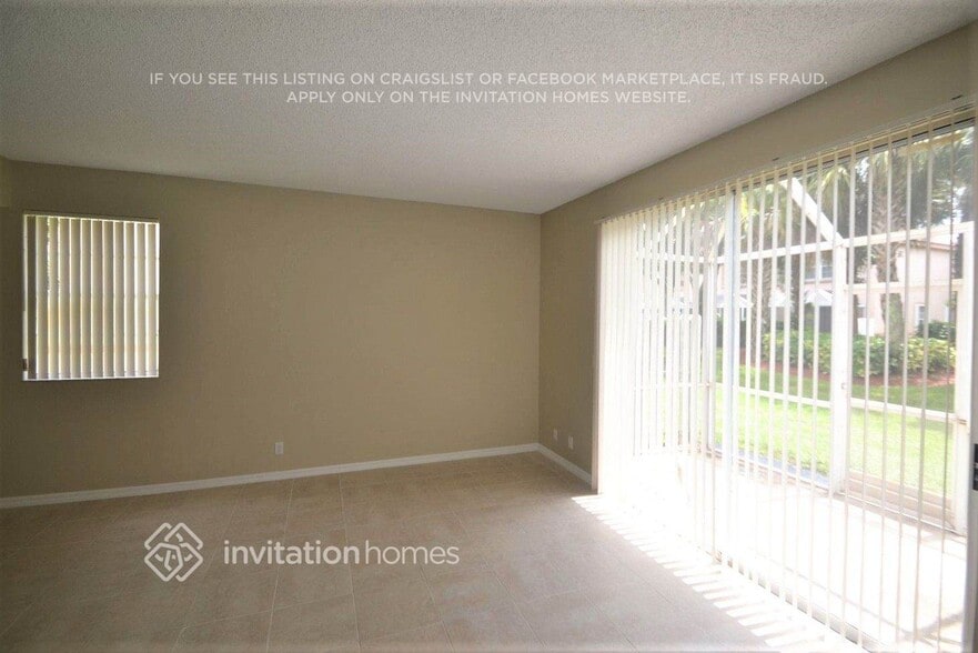 Building Photo - 1136 Sorrento Dr