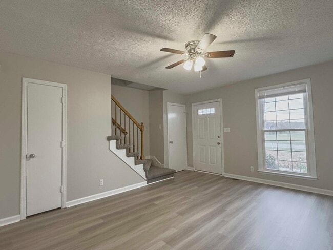 Building Photo - 610 Sango Rd