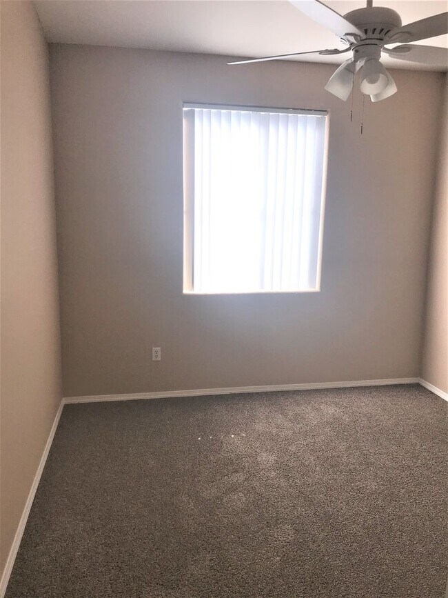 Building Photo - **SPECTACULAR - 2BEDROOM/2BATHROOM/1GARAGE/GATED CONDO (SOUTHERN & CRISMON)**