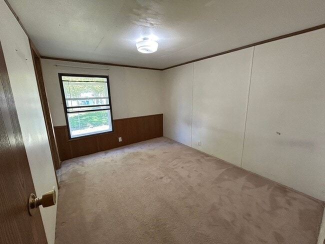 Building Photo - 3 Bed 2 Bath Mobile Home W/ Many Amenities...