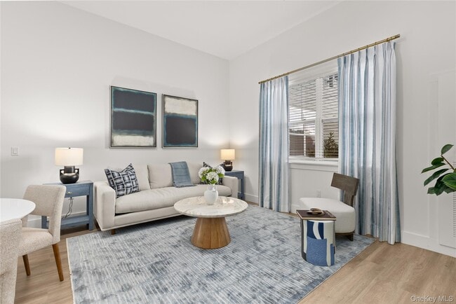 Building Photo - 4180 Sunrise Hwy