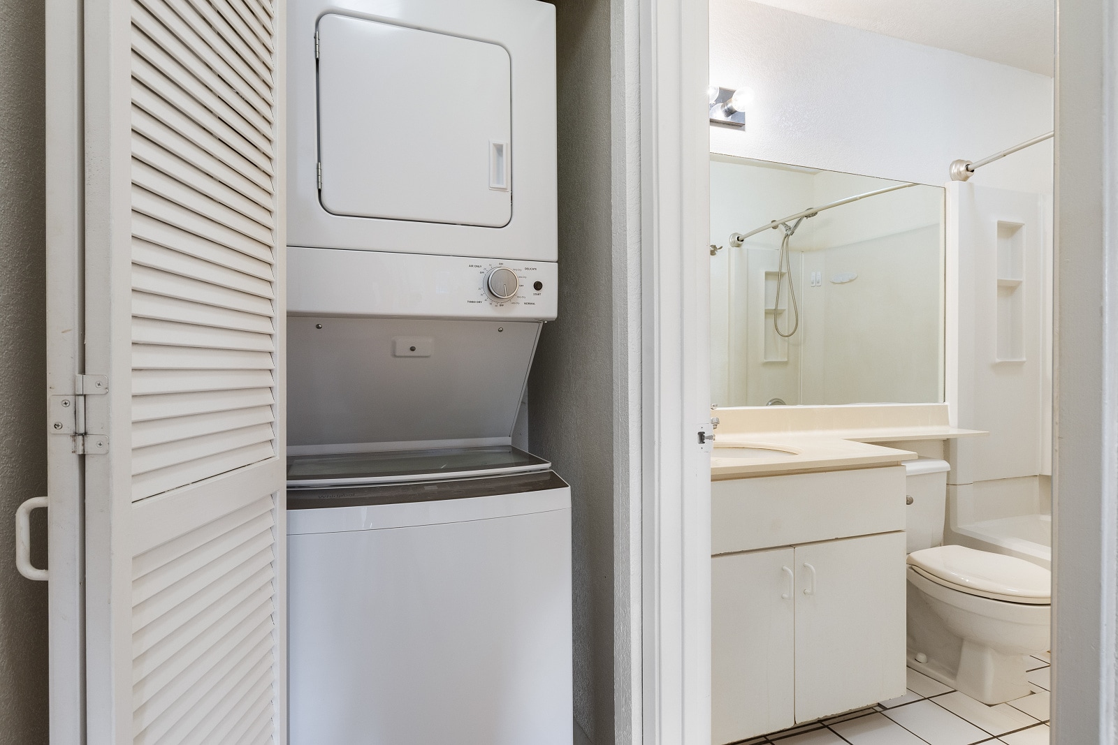 Building Photo - 393 Mananai Pl
