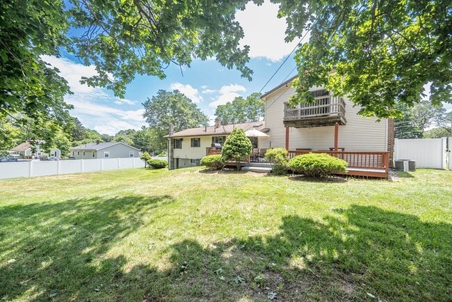 Building Photo - 47 Oriole Dr