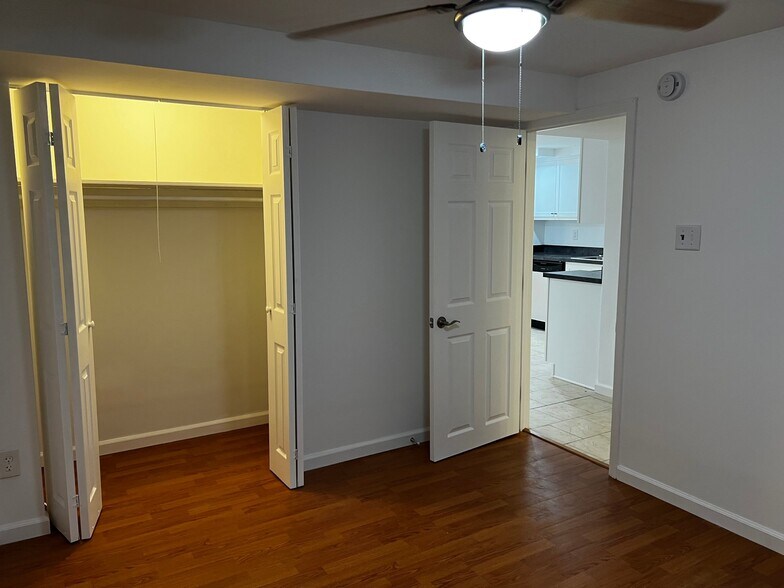 Building Photo - 4432 Mockingbird Ln