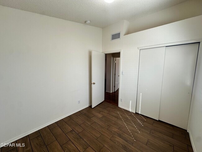 Building Photo - 12372 Tierra Canada Dr