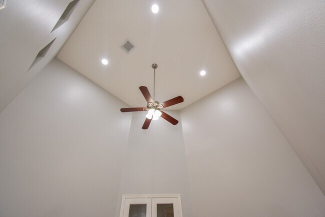 Building Photo - 7902 Silent Forest Dr
