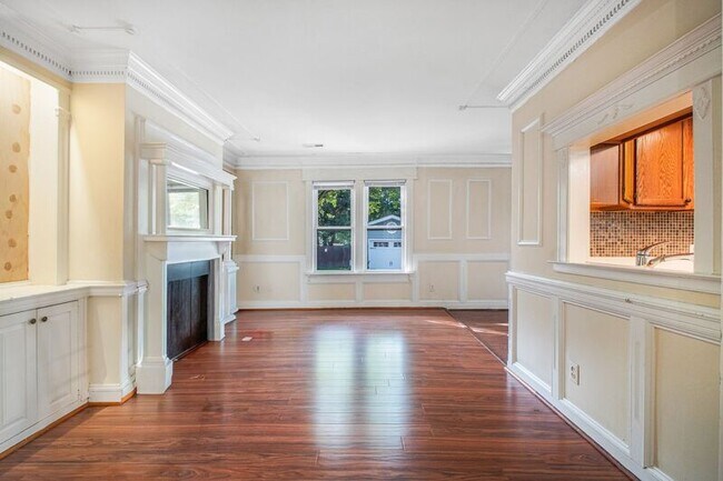 Building Photo - 307 Hawke St