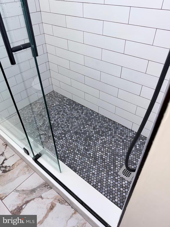 Building Photo - 216 S Henry St