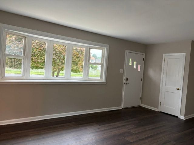 Building Photo - 3746 Windsor Dr