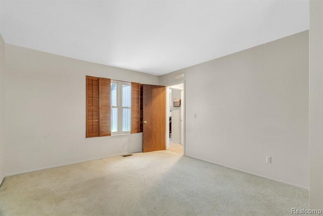 Building Photo - 3170 Woods Cir Dr