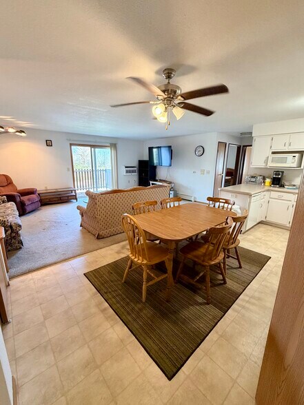 Building Photo - 413 Rowley St